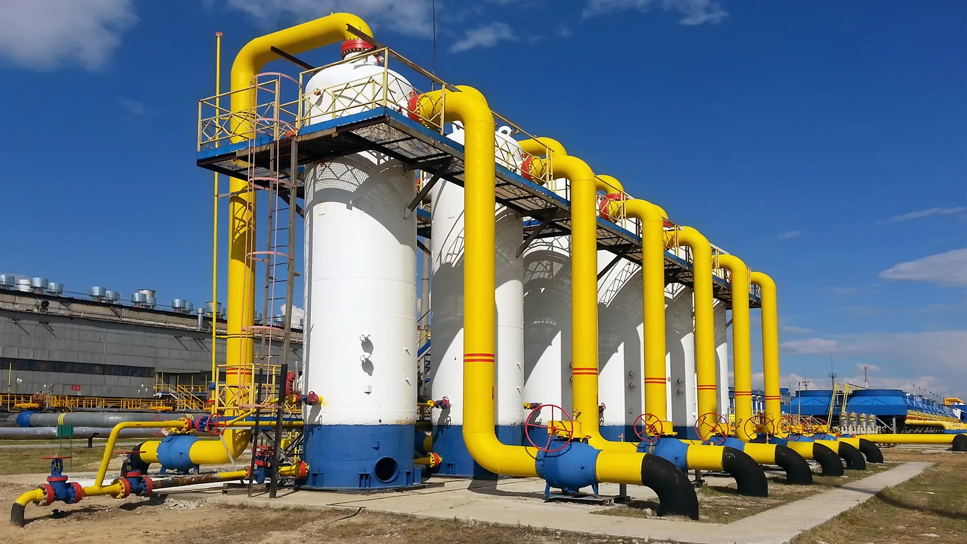 ​Global Natural Gas Industry Outlook: Navigating Growth Amidst Transition