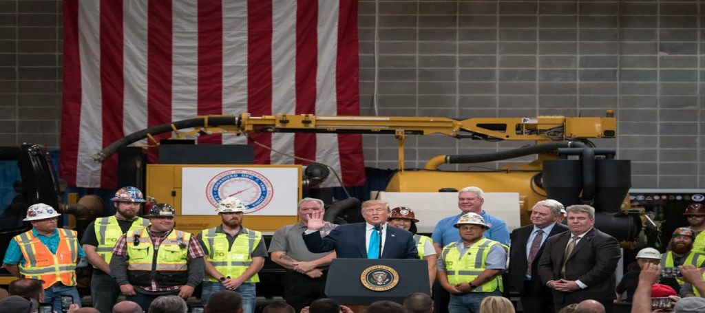 has initiated a series of coordinated and multifaceted actions to redefine regulations, appointments, and key institutions related to energy and the environment in favor of fossil fuels.